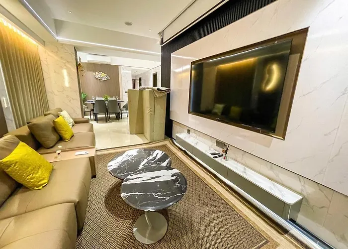 Ultra Luxury 6 Bedroom Beside Solaire, Okada Manila